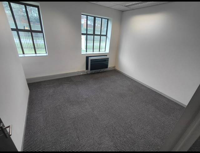 376M² OFFICE TO LET IN BRYANSTON